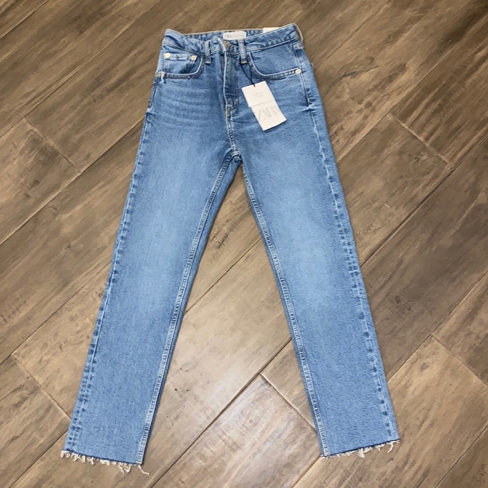 High rise ankle length Zara jeans.